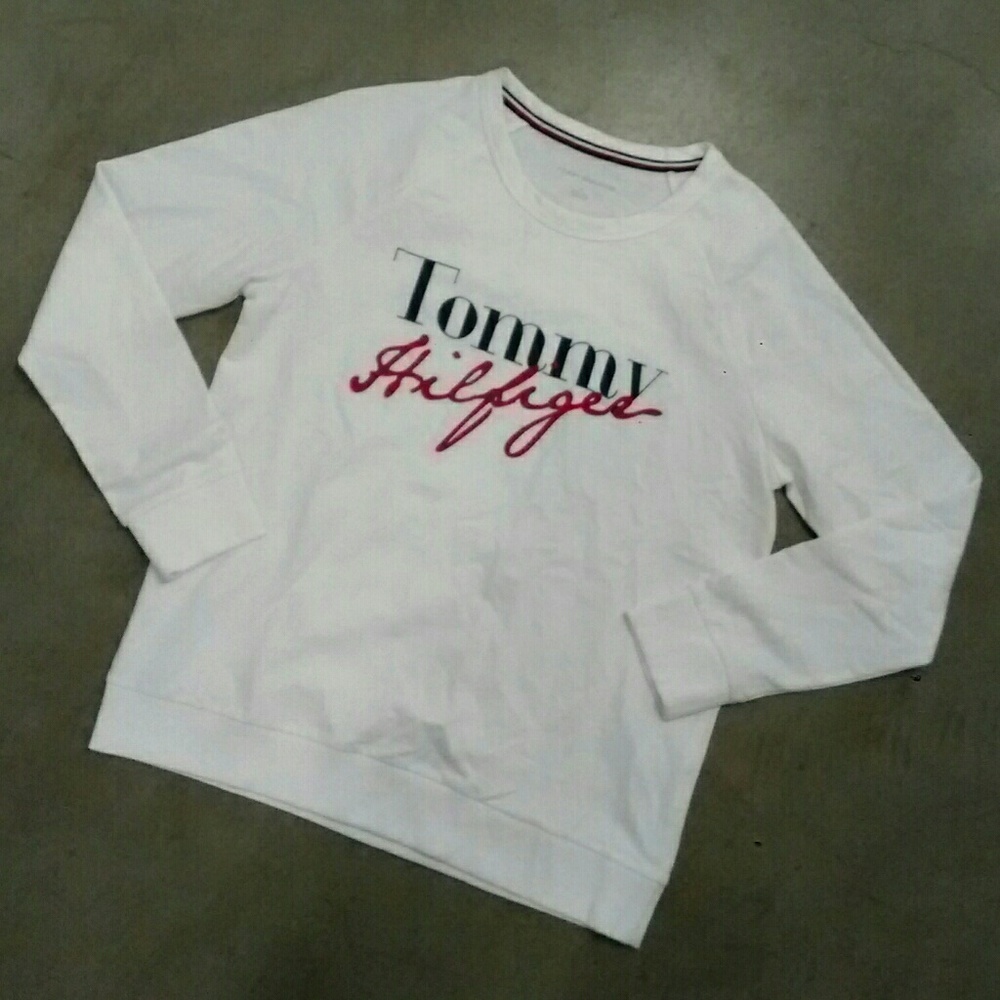 Tommy Hilfiger Long Sleeve Logo Crewneck NWOT